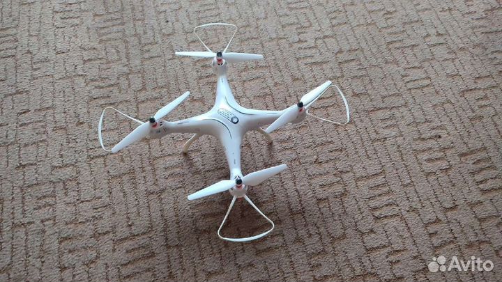 Квадрокоптер с камерой