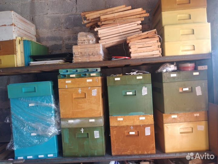 Улья, рамки, одежда, инструмент