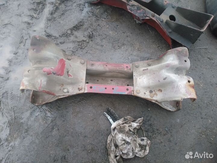 Траверса рамы поперечная Renault Manager