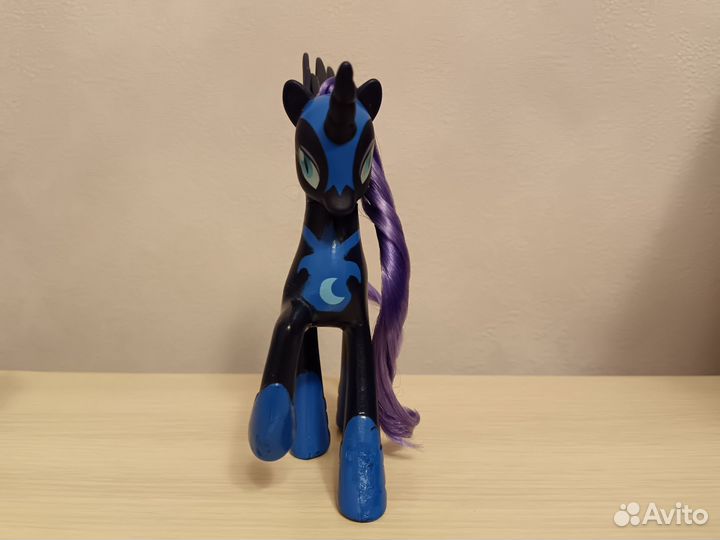 Фигурка пони найтмер Мун