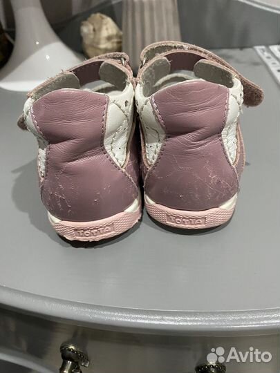 Сандалии для девочки