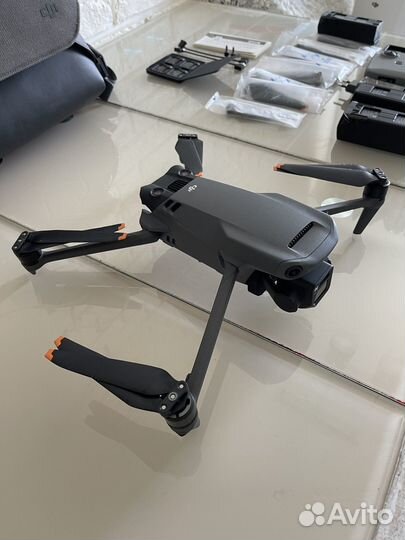 Квадрокоптер DJI Mavic 3 Fly More combo