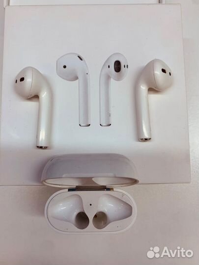 Наушники Apple AirPods 2 Charging Case (MV7N2RU/A)