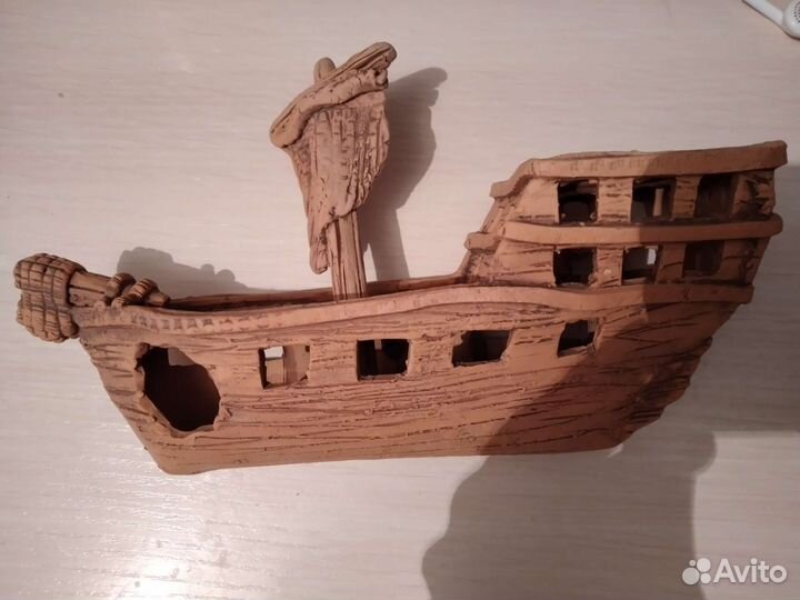 Корабль для аквариума