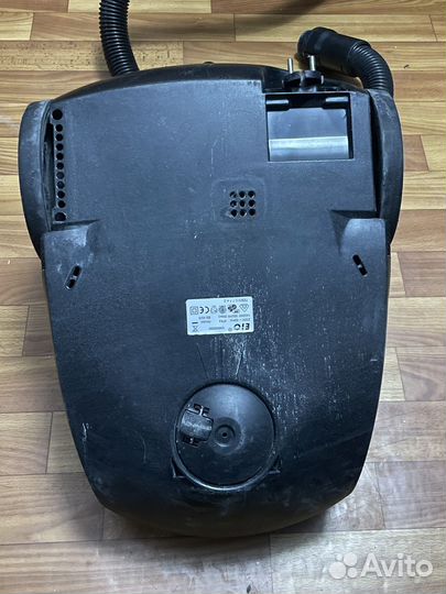 EIO Бытовой пылесос EIO Targa 1600W Trio, синий