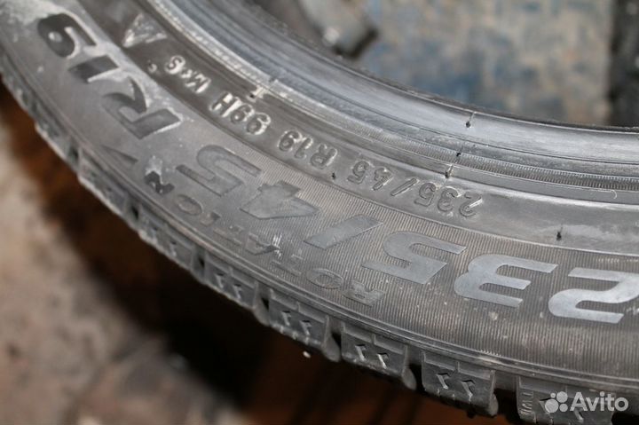 Pirelli Ice Zero 235/45 R19 99H