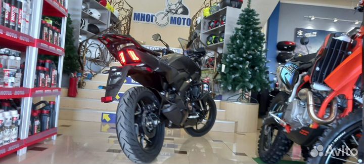 Мотоцикл Bajaj Dominar 400 UG Touring