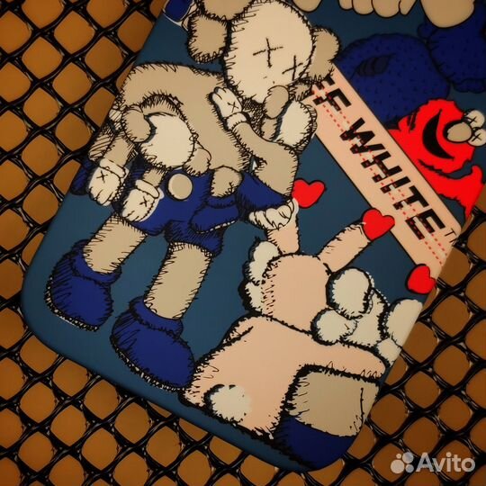 Чехлы на iPhone 13 (Магазин)