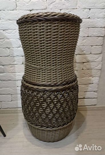 Кашпо-ваза из экоротанга