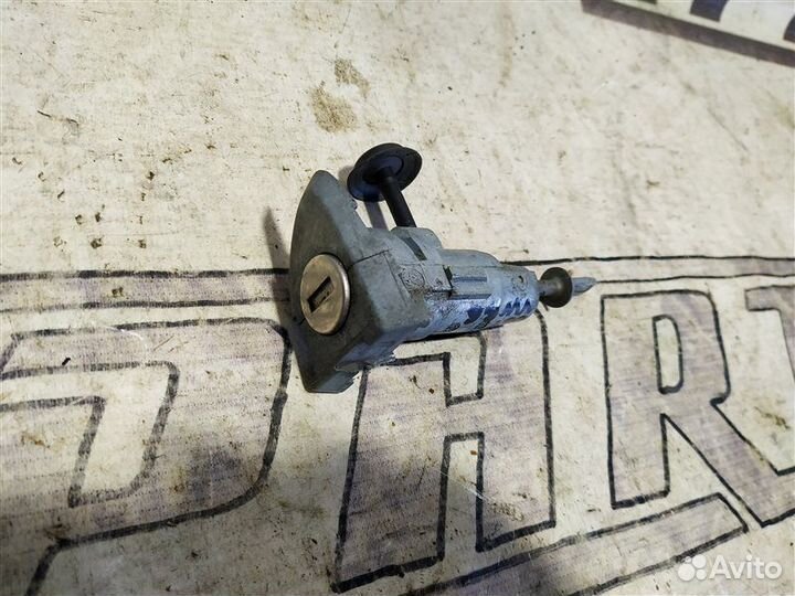 Личинка замка двери Volkswagen Passat B6 1.8 BZB