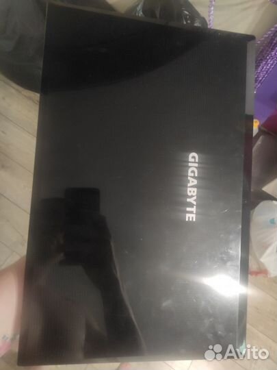 Gigabyte Q1700 по частям