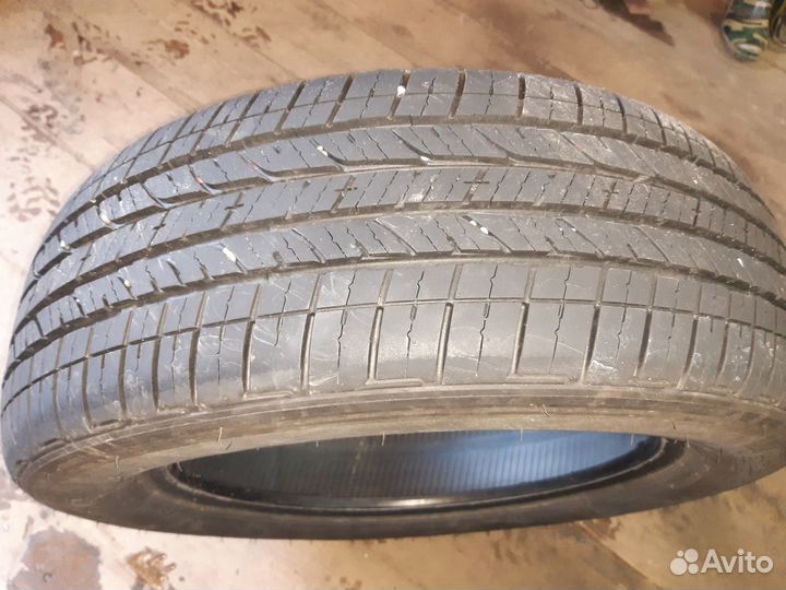 Bridgestone Dueler H/T 215/60 R17