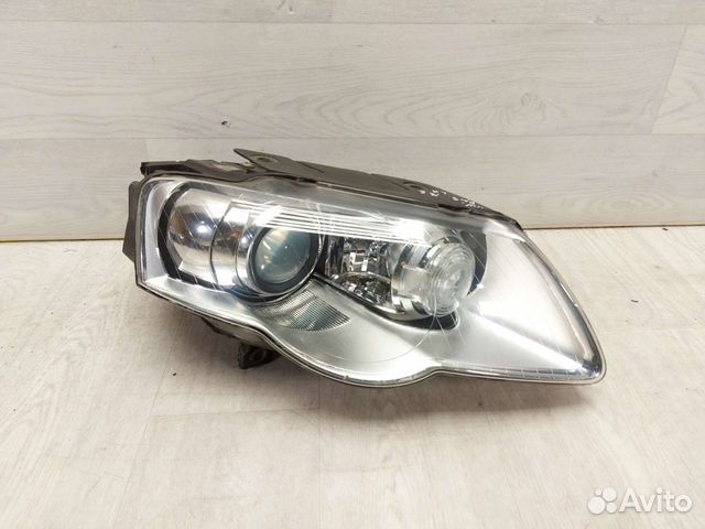 Фара правая Volkswagen Passat B6. 2005-2010 ксенон