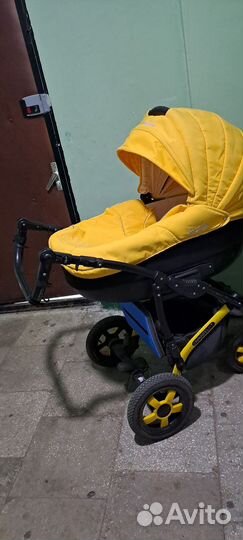 Прогулочная коляска с надувными колесами