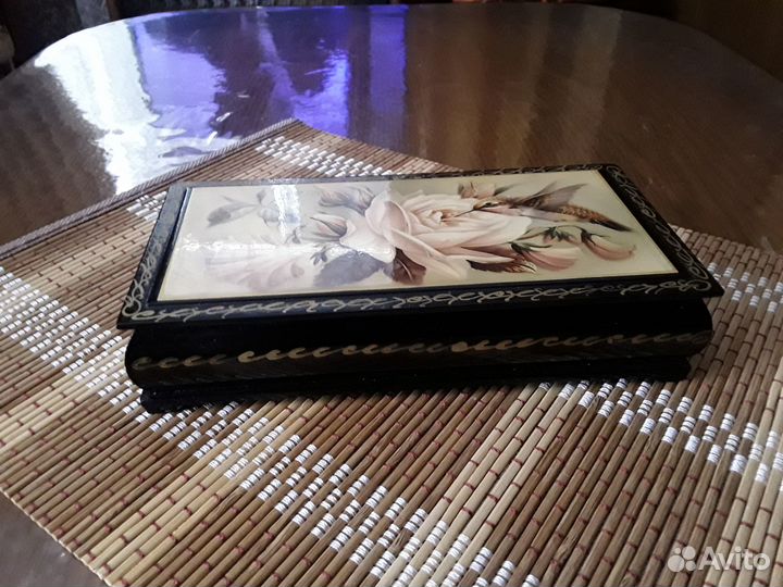 Шкатулка лакированная с росписью декупаж