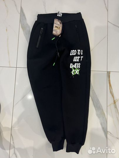 Спортивные брюки