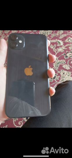 Телефон iPhone 11