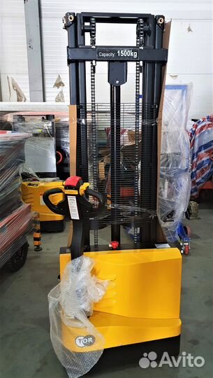 Штабелер электрический Самоходный 1,5 Т 2,5М