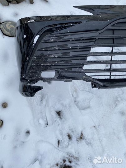 Бампер передний с решеткой Камри 70 2022