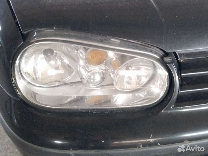 Передние фары Volkswagen Golf 4