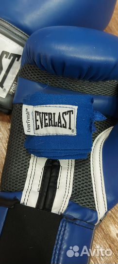 Боксерские перчатки 10 oz everlast