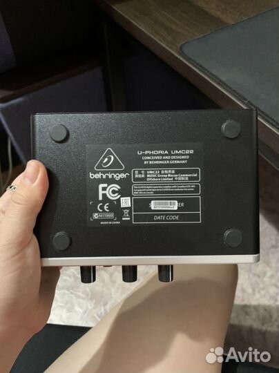 Звуковая карта behringer umc22