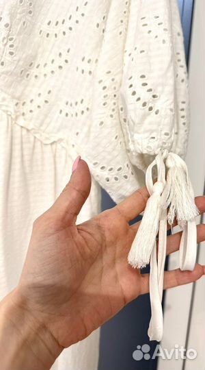 Платье с вышивкой ришелье ASOS