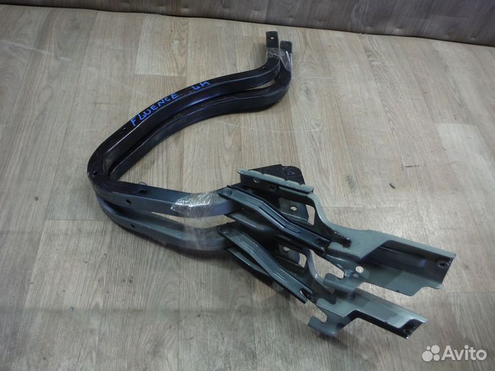 Петля крышки багажника Renault Fluence 2015