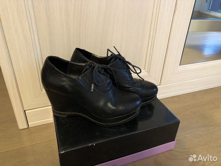 Ботинки на платформе фирмы «Cover»