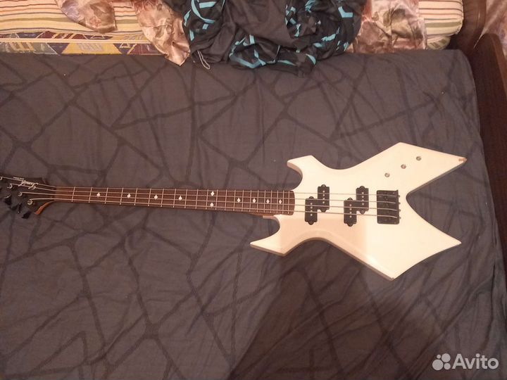 Бас гитара Samick Warlock