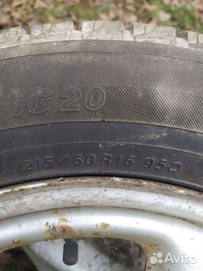 Yokohama Ice Guard IG20 215/60 R16