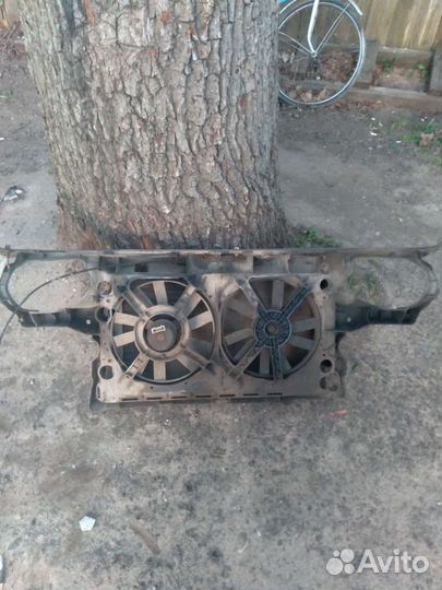 Запчасти на гольф3 хетчбек,и на уневирсал стёкла