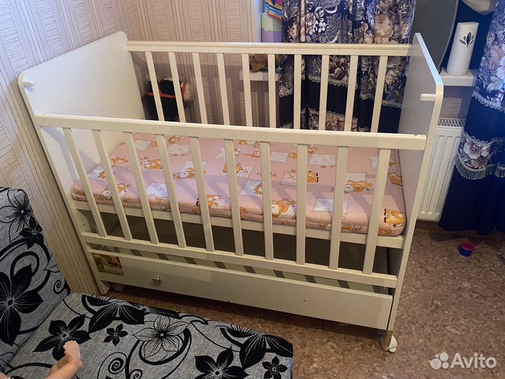 Детская кроватка