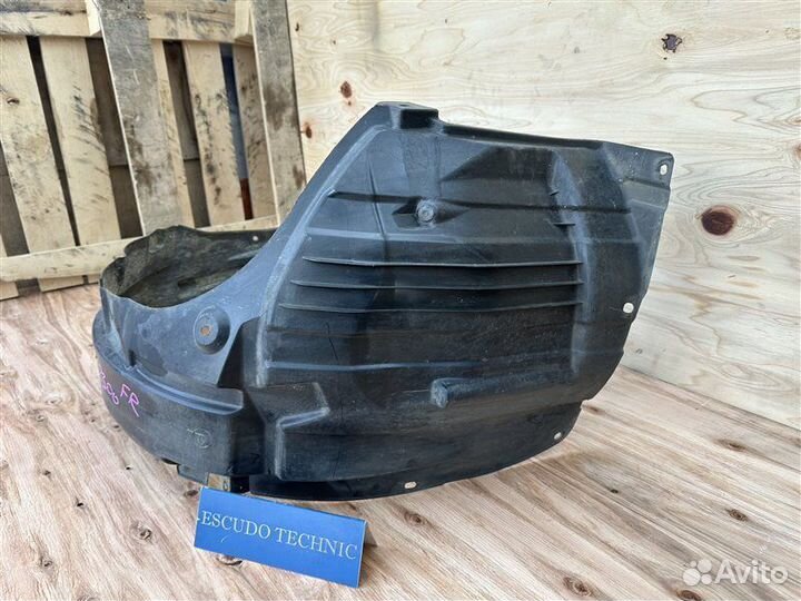 Подкрылок передний правый Suzuki Escudo/Grand