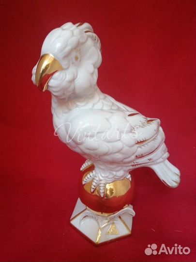 Старинная статуэтка Попугай на золотом шаре/20 век