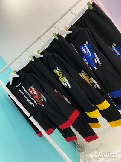 Спортивный костюм женский