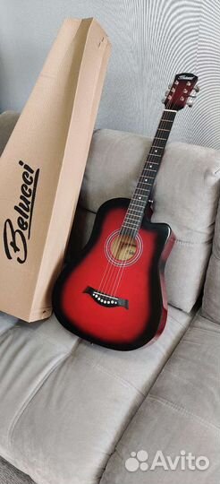 Гитара красная