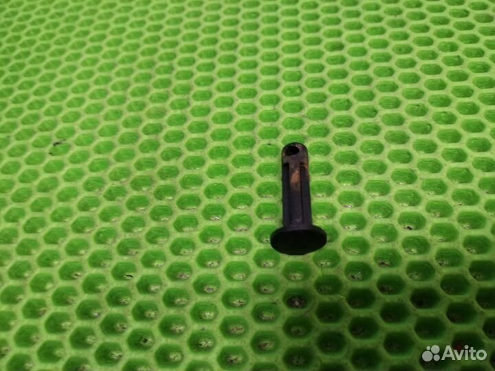 Крепление подножки на коляску Yoya