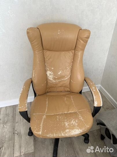 Кожаное кресло бу