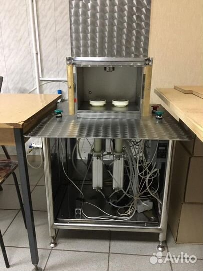 Вакуум-закаточная машина взм-1/1М. Новая