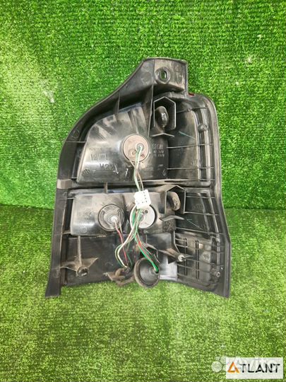 Фонарь задний левый mazda demio