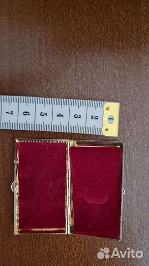 Миниатюрная шкатулка