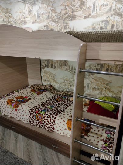 Двухярусная кровать бу