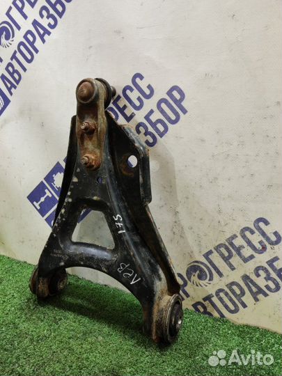 Рычаг подвески передний левый Renault Symbol седан