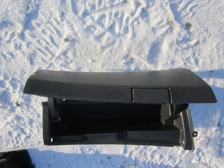 Бардачок Toyota Corolla Fielder ZRE142 2ZR-FE