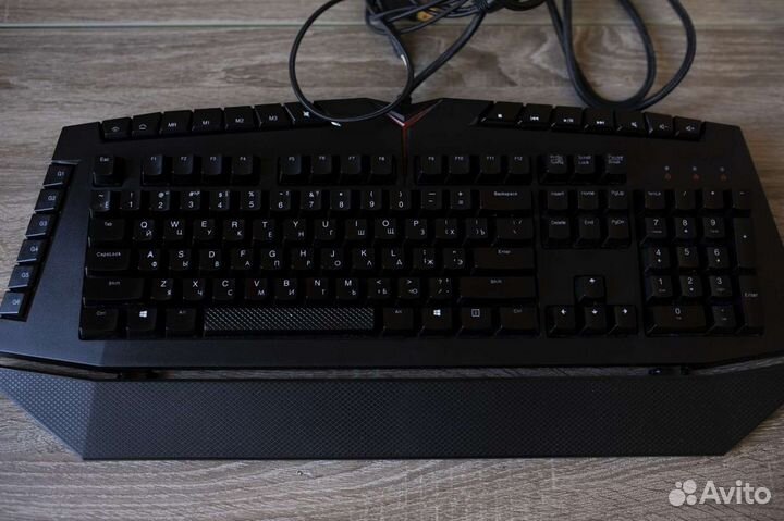 Игровая клавиатура Lenovo