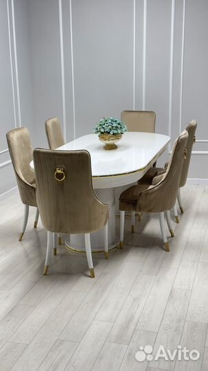 Стол и стулья