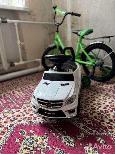 Машинка каталка толокар с ручкой