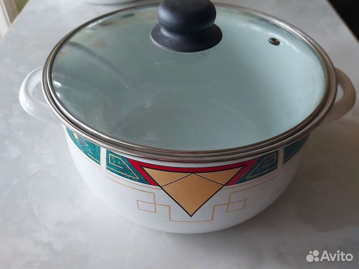 Кастрюля эмалированная новая