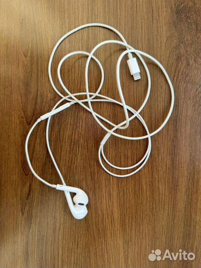 Наушники и кабель (шнур) для iPhone
